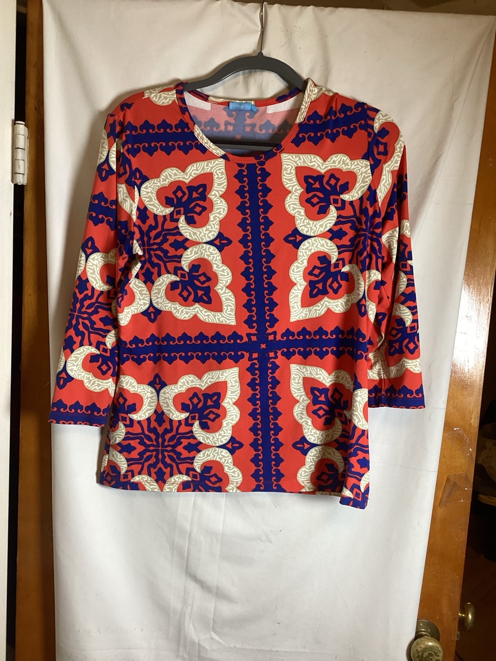 J.McLaughlin Catalina cloth breathable,wrinkle resistant blouse SZ L bold print